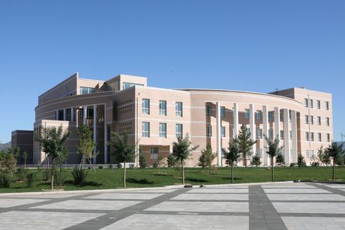 内蒙古商贸职业学院校园照片